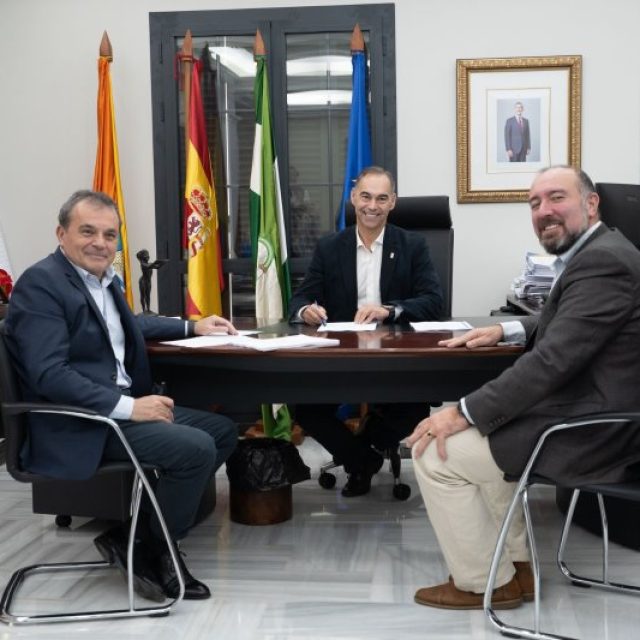 El Ayuntamiento impulsa un Plan Estratégico de Comercio para cuatro años junto al Centro Comercial Abierto de Benalmádena