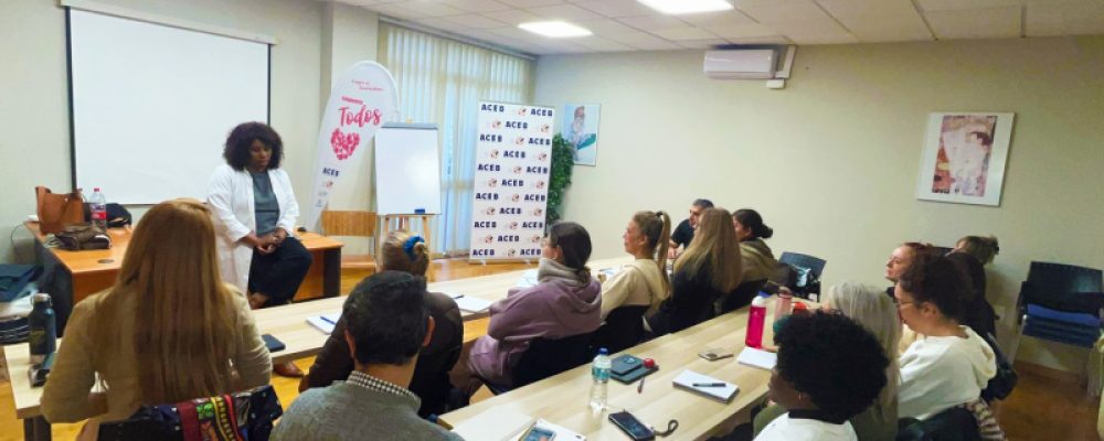 LA SEDE DE ACEB-ACCAB ACOGE UN CURSO DE AUXILIAR DE AYUDA A DOMICILIO, OFRECIDO POR CRUZ ROJA