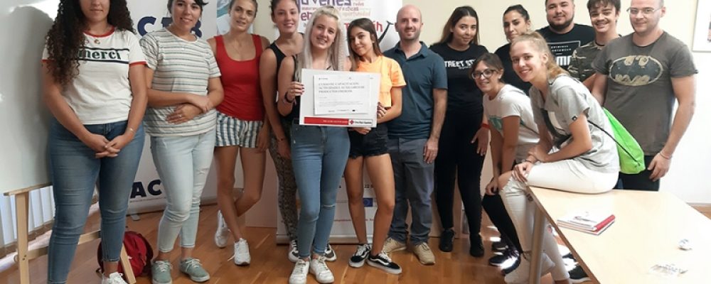 UN TOTAL DE 14 JÓVENES DESEMPLEADOS CONCLUYEN EN LA ACEB EL CURSO DE AUXILIAR DE PRODUCTOS FRESCOS IMPARTIDO POR CRUZ ROJA