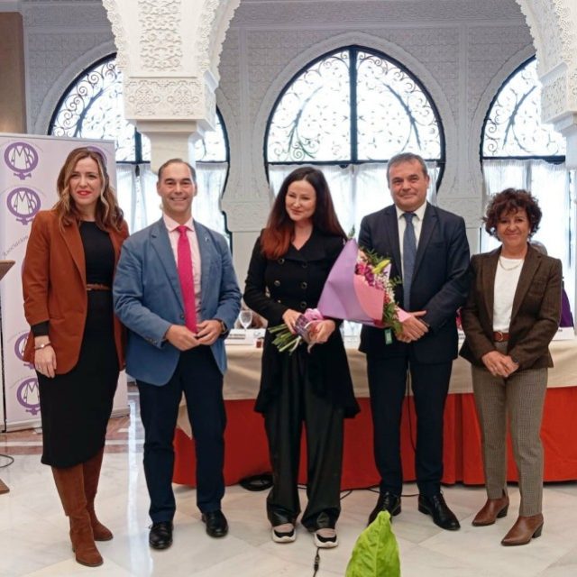 LAS EMPRESARIAS DE TEMPLO IKIGAI Y CLÍNICA AROMA, GALARDONADAS POR LA ACEB EN EL ACTO DEL DÍA DE LA MUJER