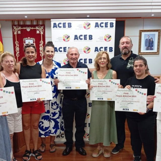 LA TAPERÍA DE BENALMÁDENA Y CAPRICHOS, GANADORES DE LOS CONCURSOS DE DECORACIÓN DE FERIA VIRGEN DE LA CRUZ