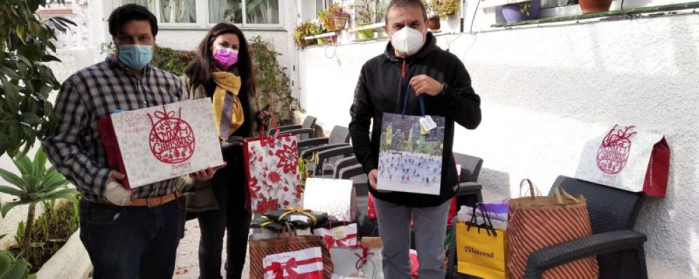 ACEB Y ACCAB REALIZAN LA ENTREGA DE REGALOS DE LA CAMPAÑA ‘OPERACIÓN ABUELO’