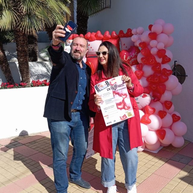 ACEB ORGANIZA PARA SAN VALENTÍN EL CONCURSO SELFIE ‘ENAMORADOS EN BENALMÁDENA’