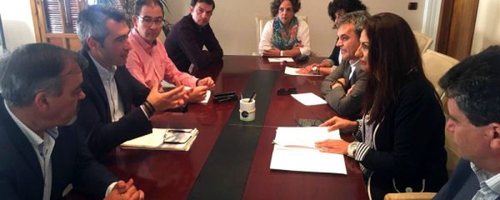 LA ACEB MANTIENE UNA REUNIÓN CON EL ALCALDE PARA ABORDAR DIFERENTES REIVINDICACIONES DEL COLECTIVO EMPRESARIAL