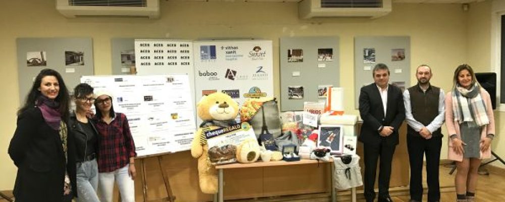 LA ACEB HACE ENTREGA DE LOS REGALOS DEL SORTEO “GANA UN ESCAPARATE” A SU ÚNICA GANADORA