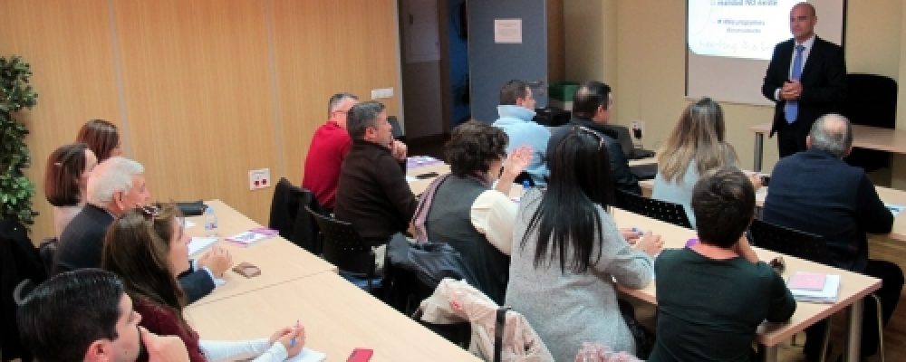 CASI UNA VEINTENA DE EMPRESARIOS APRENDEN EN LA ACEB TÉCNICAS PARA MEJORAR SUS VENTAS CON EL NEUROMARKETING